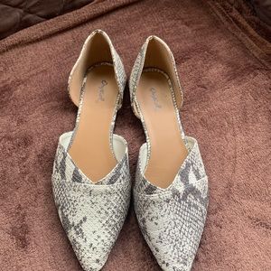 New flats w/o tags, animal print